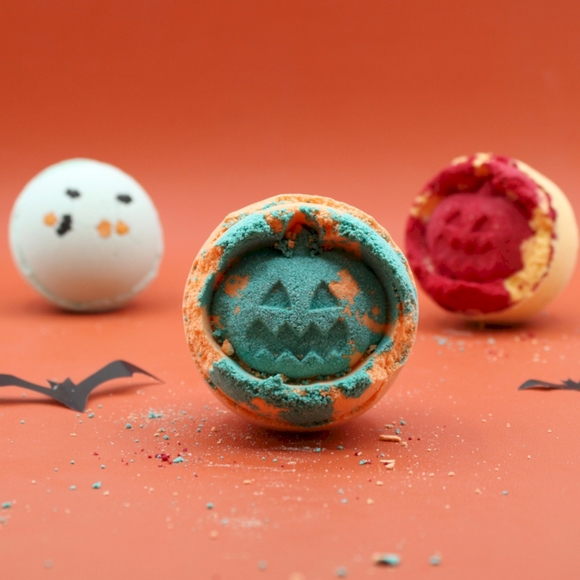 Halloween Bath Bombs - Picture 1 of 1